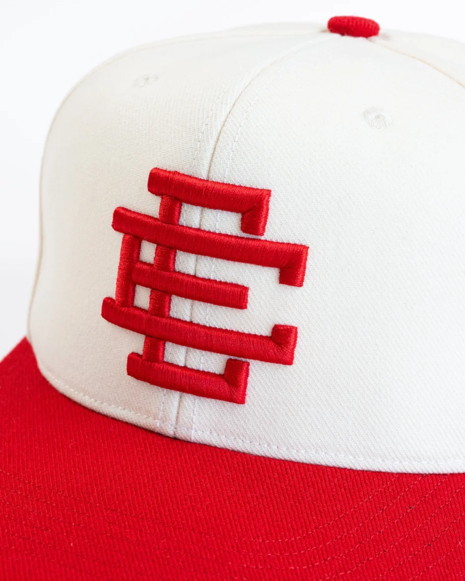 EE Hat White Red
